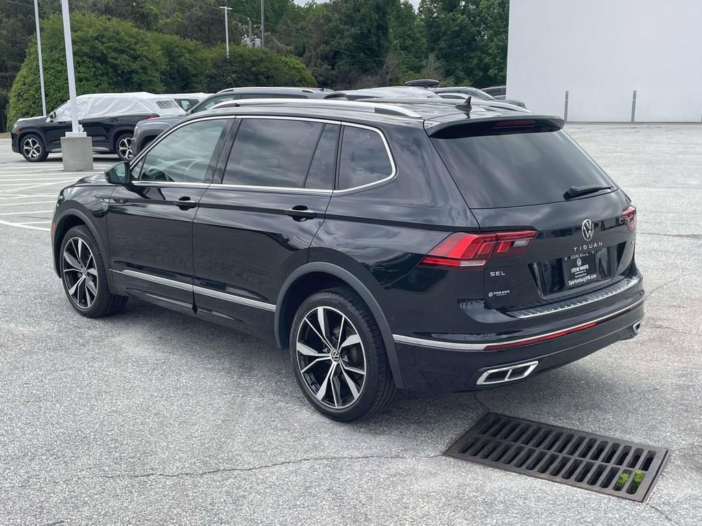 Used 2022 Volkswagen Tiguan SEL R-Line AWD/4WD image 4