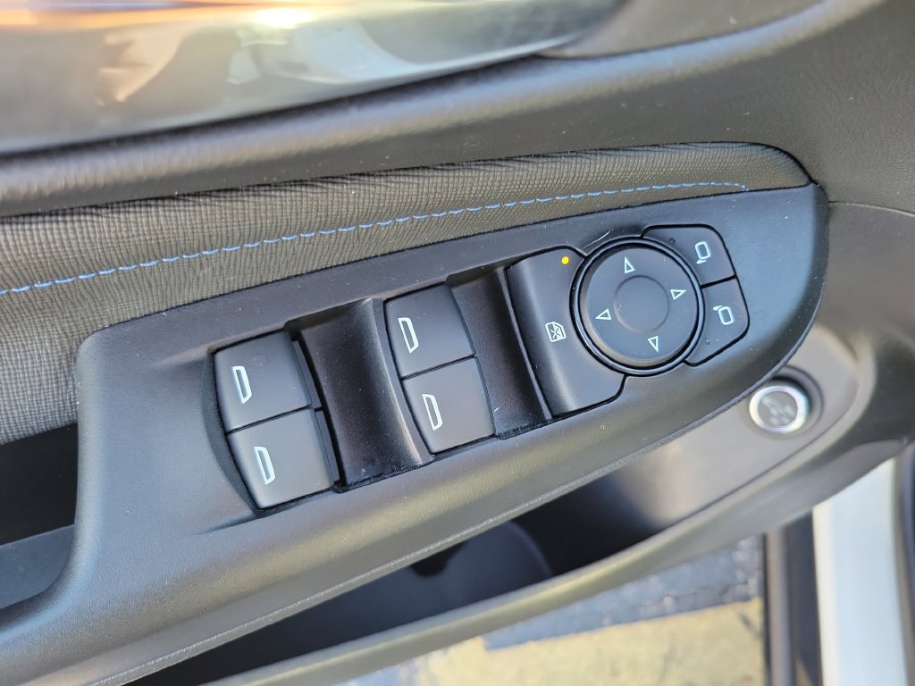 Used 2025 Buick Envista Sport Touring w/ Experience Buick Package FWD image 24