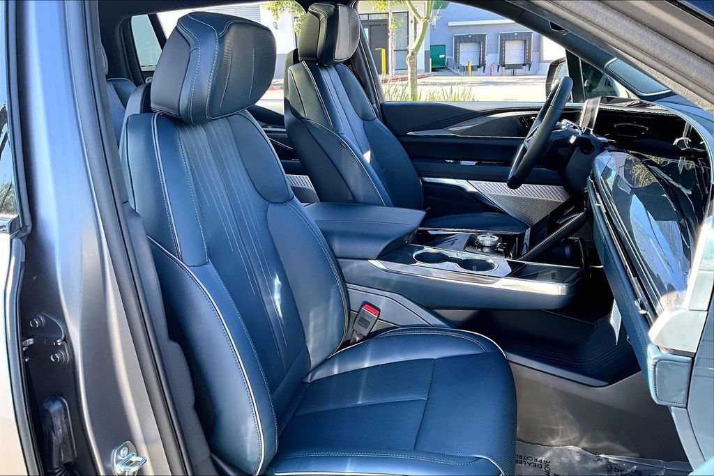 New 2026 Cadillac Escalade IQ Luxury 2 w/ LPO, Floor Liner Package AWD/4WD image 36