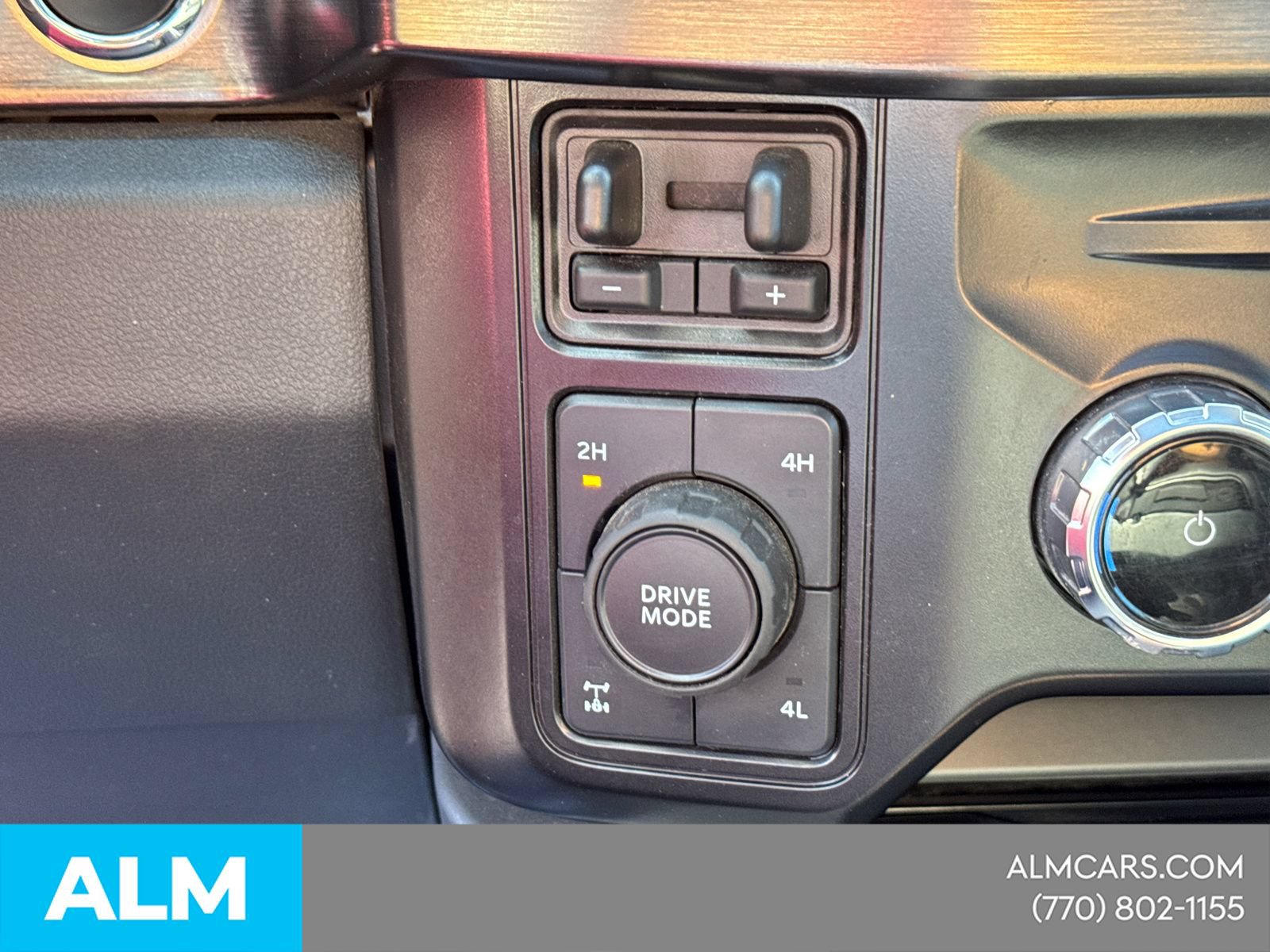 Used 2025 Ford F350 Lariat AWD/4WD image 35