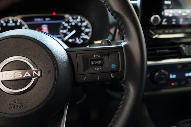 Used 2024 Nissan Pathfinder SV image 22