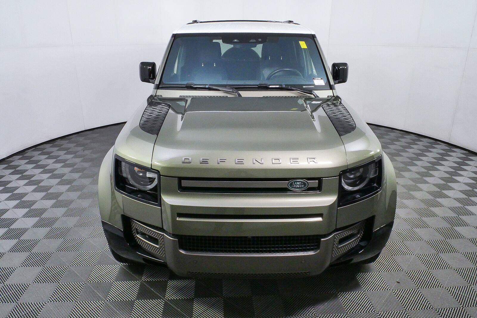 Used 2021 Land Rover Defender 110 X-Dynamic HSE AWD/4WD image 32