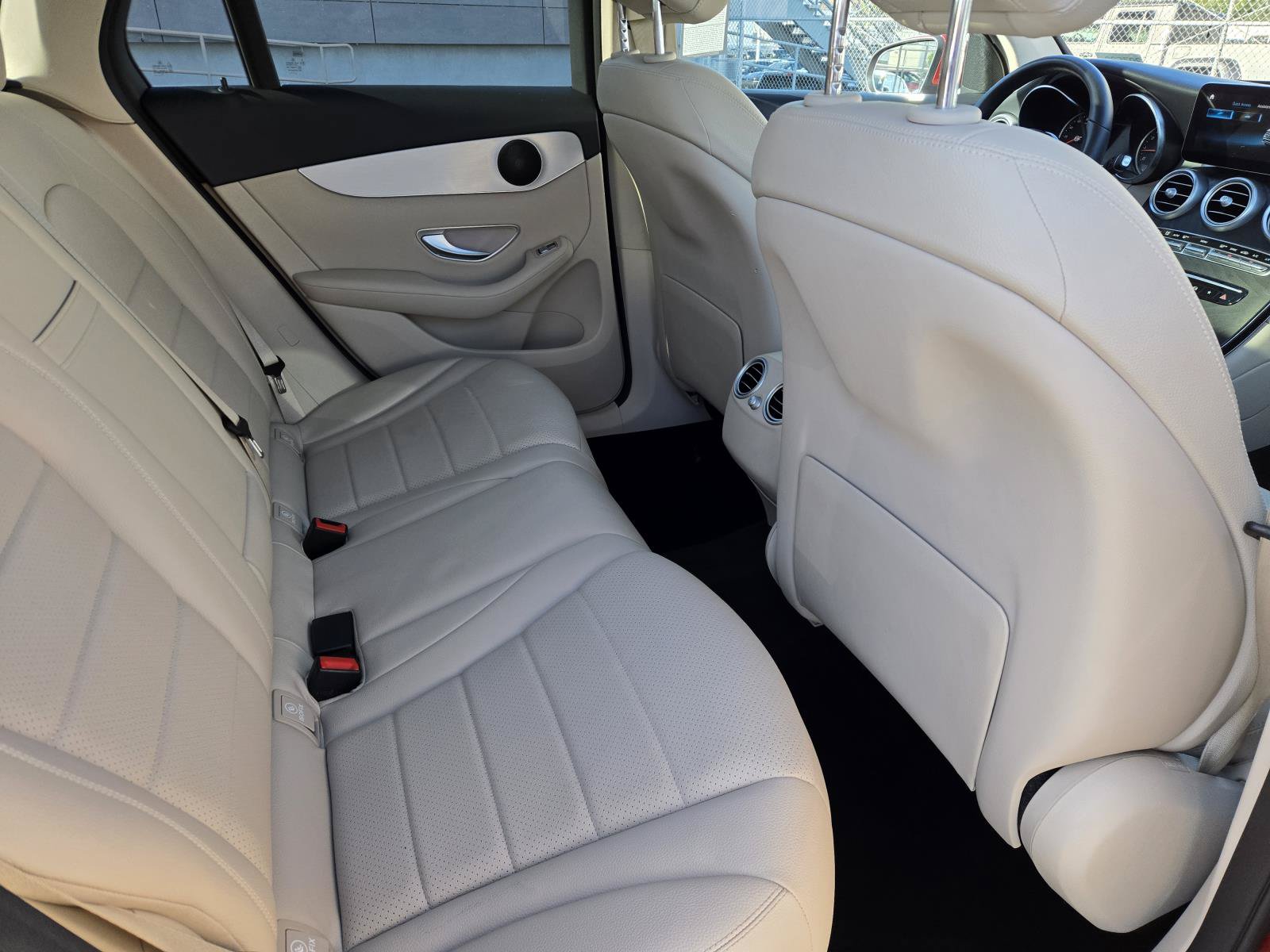 Used 2022 Mercedes-Benz GLC 300 w/ Premium Package Lite image 26