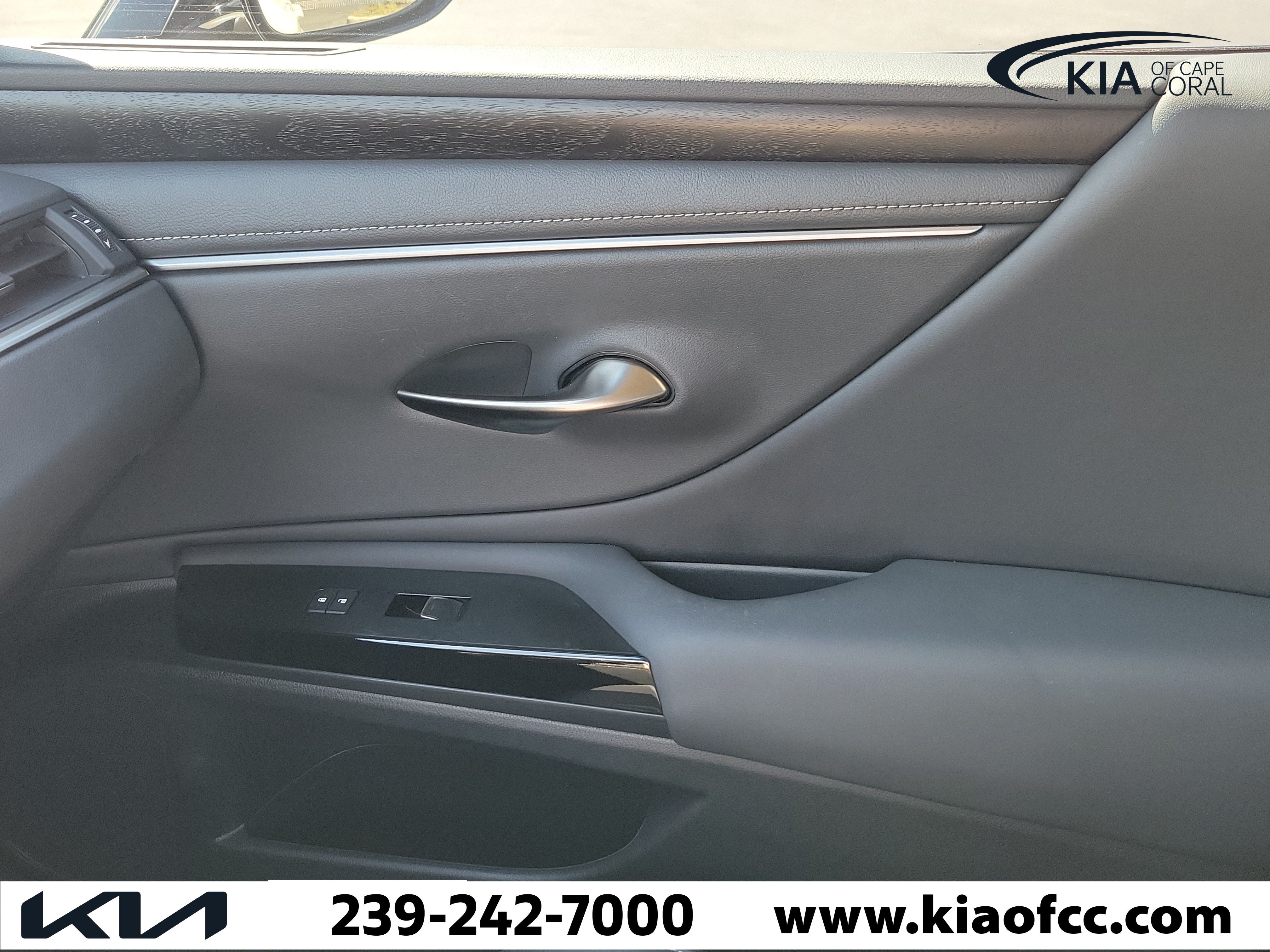 Used 2024 Lexus ES 350 w/ Premium Package FWD image 28