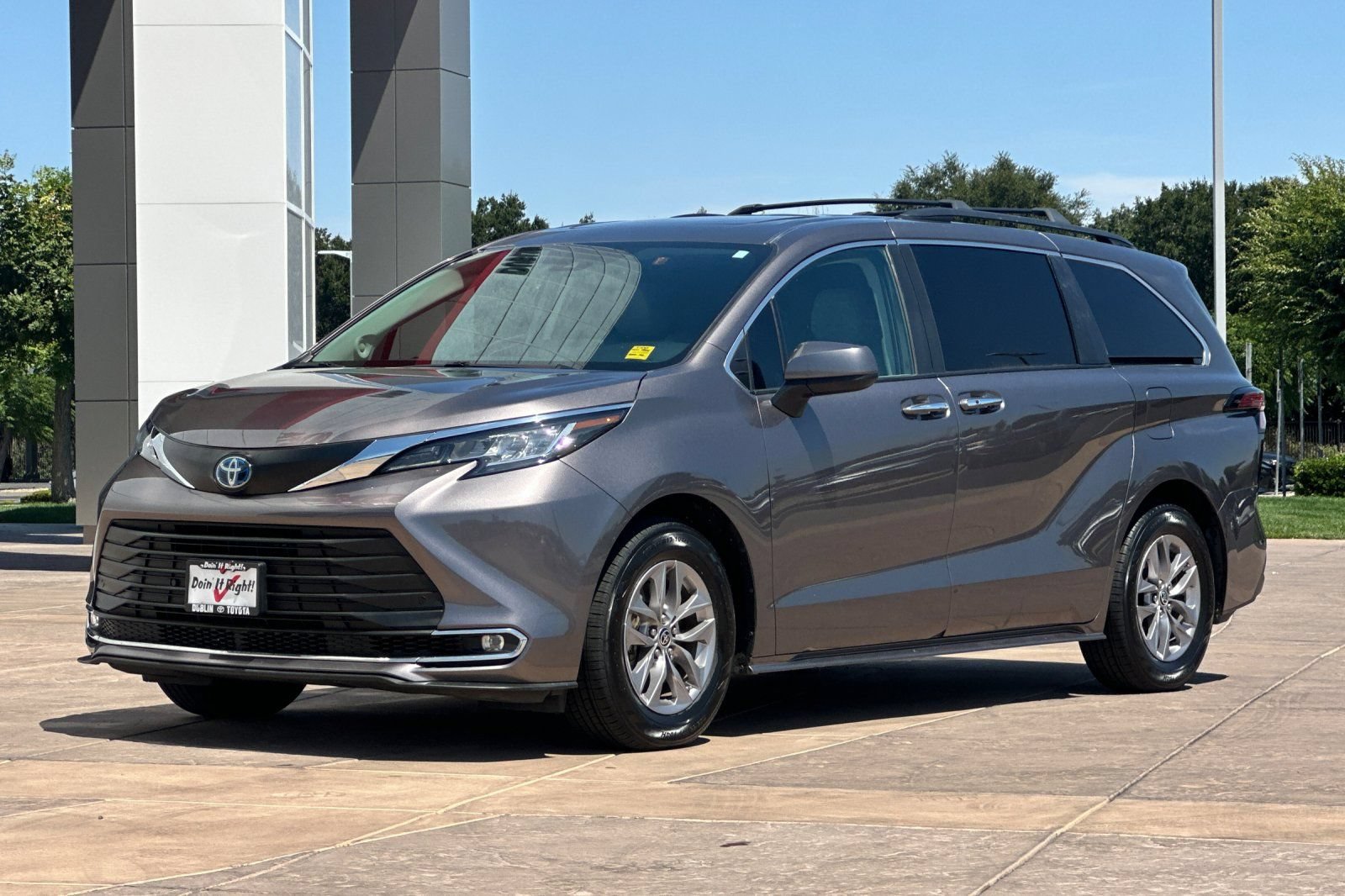 Certified 2022 Toyota Sienna XLE w/ XLE Plus Package FWD image 10