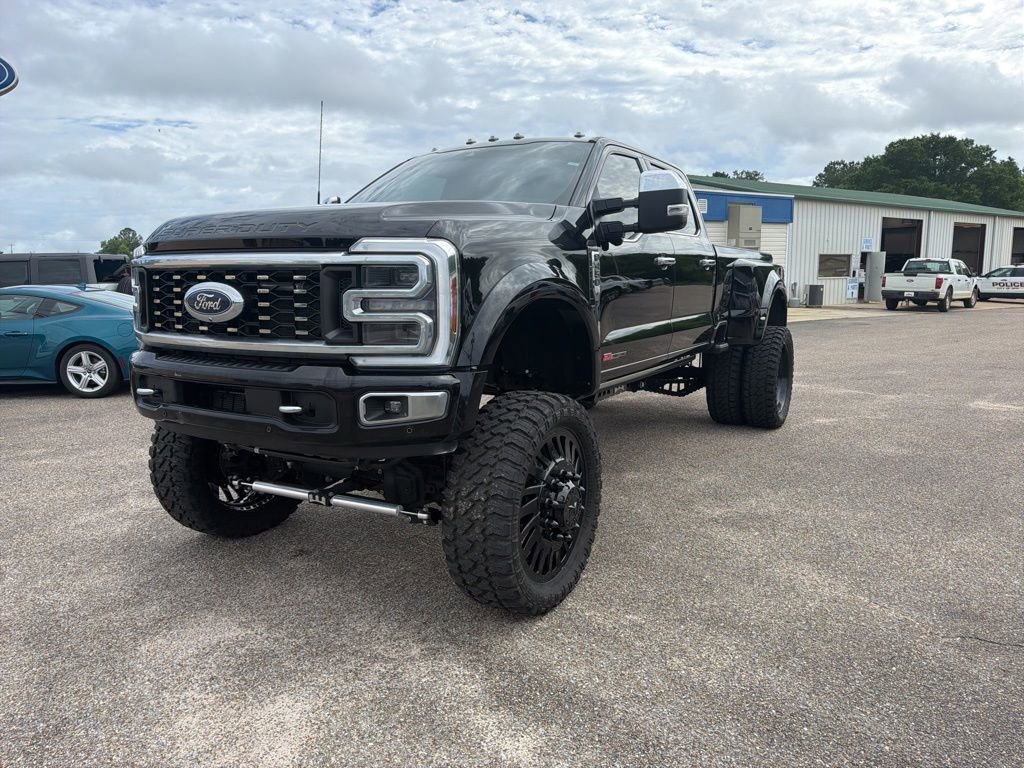 Used 2024 Ford F450 Platinum w/ FX4 Off-Road Package AWD/4WD image 2