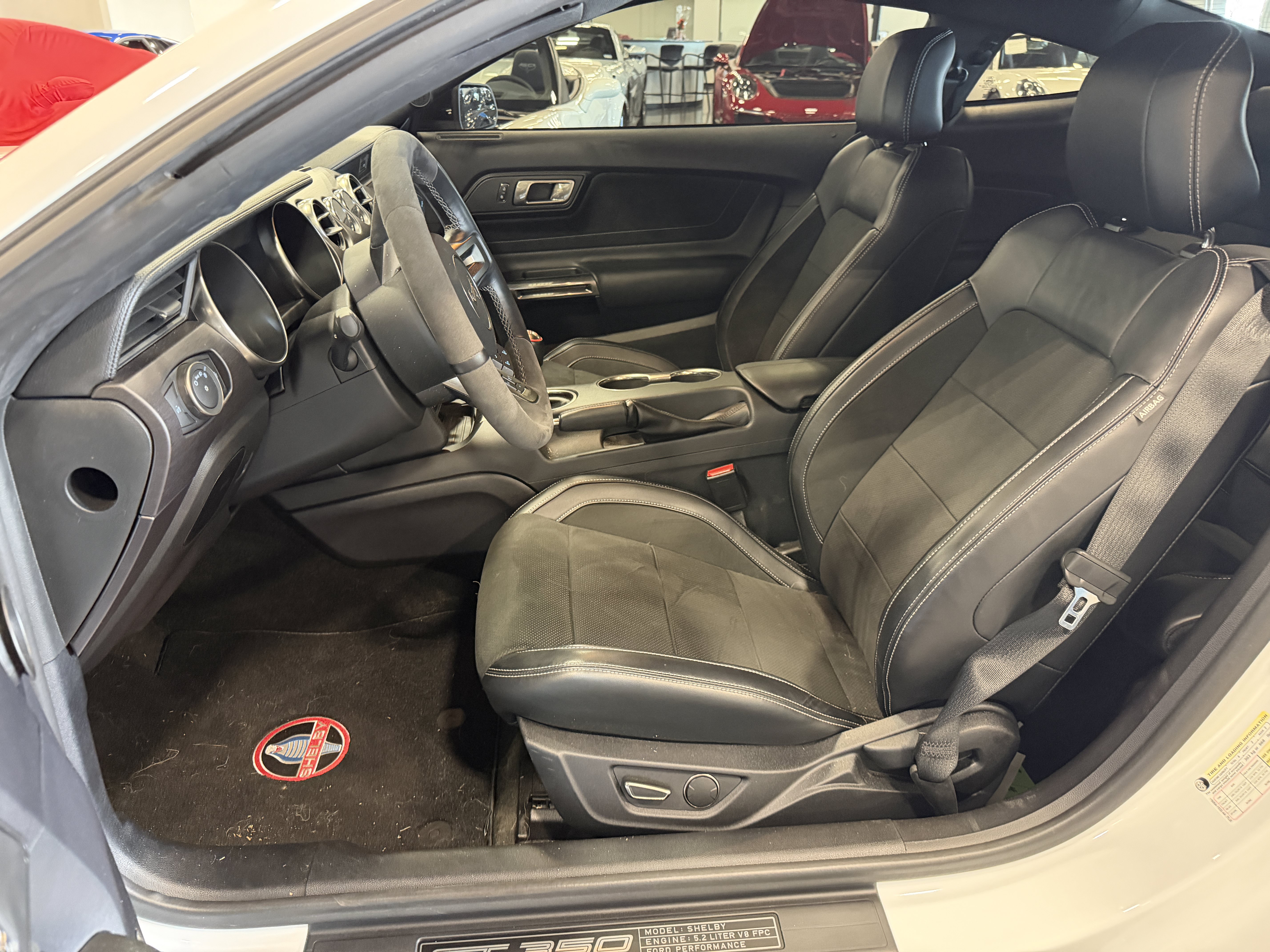 Used 2016 Ford Mustang Shelby GT350 w/ Technology Package RWD image 9