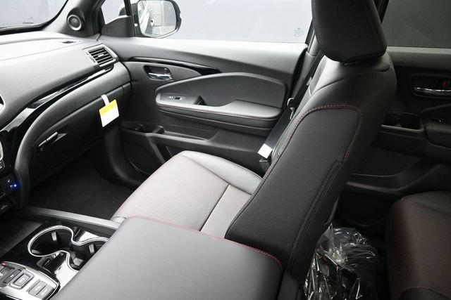 New 2026 Honda Ridgeline Black Edition image 11