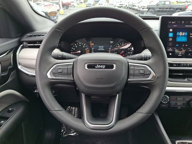 Used 2024 Jeep Compass Limited image 19