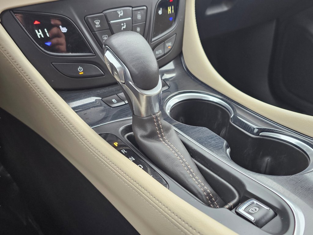 Used 2018 Buick Envision Essence image 11