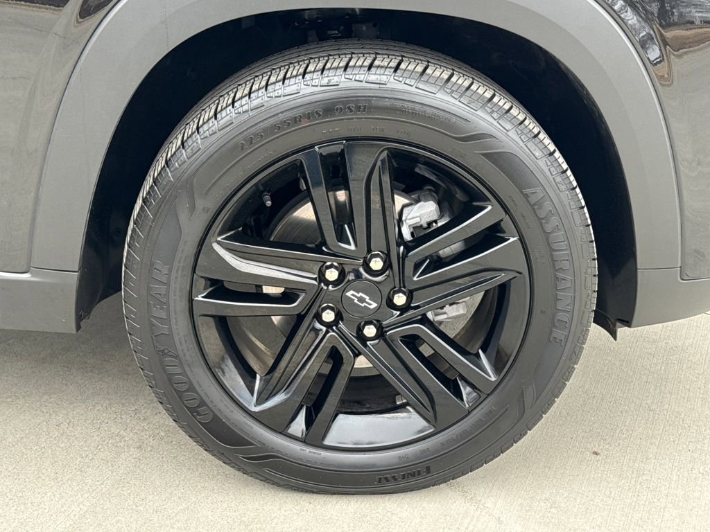 Used 2025 Chevrolet Trax ACTIV w/ Sunroof Package image 11