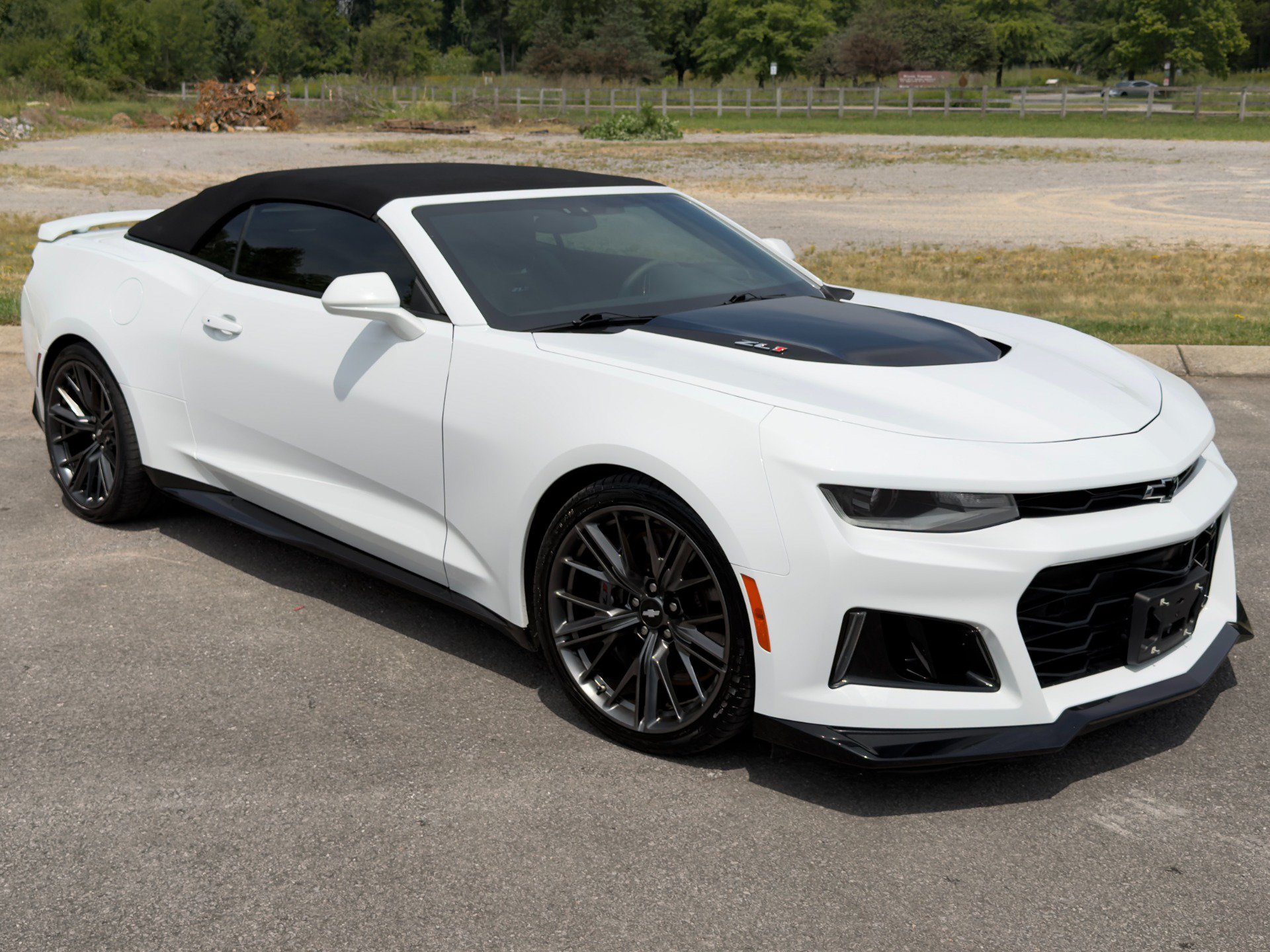 Used 2017 Chevrolet Camaro ZL1 RWD image 9