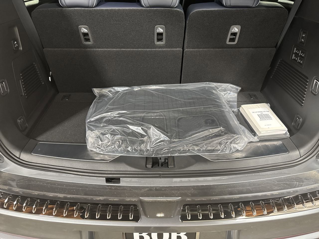 New 2026 INFINITI QX80 Sport w/ Sport Exterior Package image 32