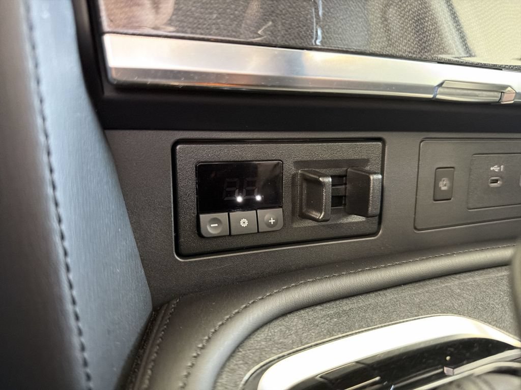 Certified 2024 Nissan Armada SV w/ Cargo Package AWD/4WD image 33