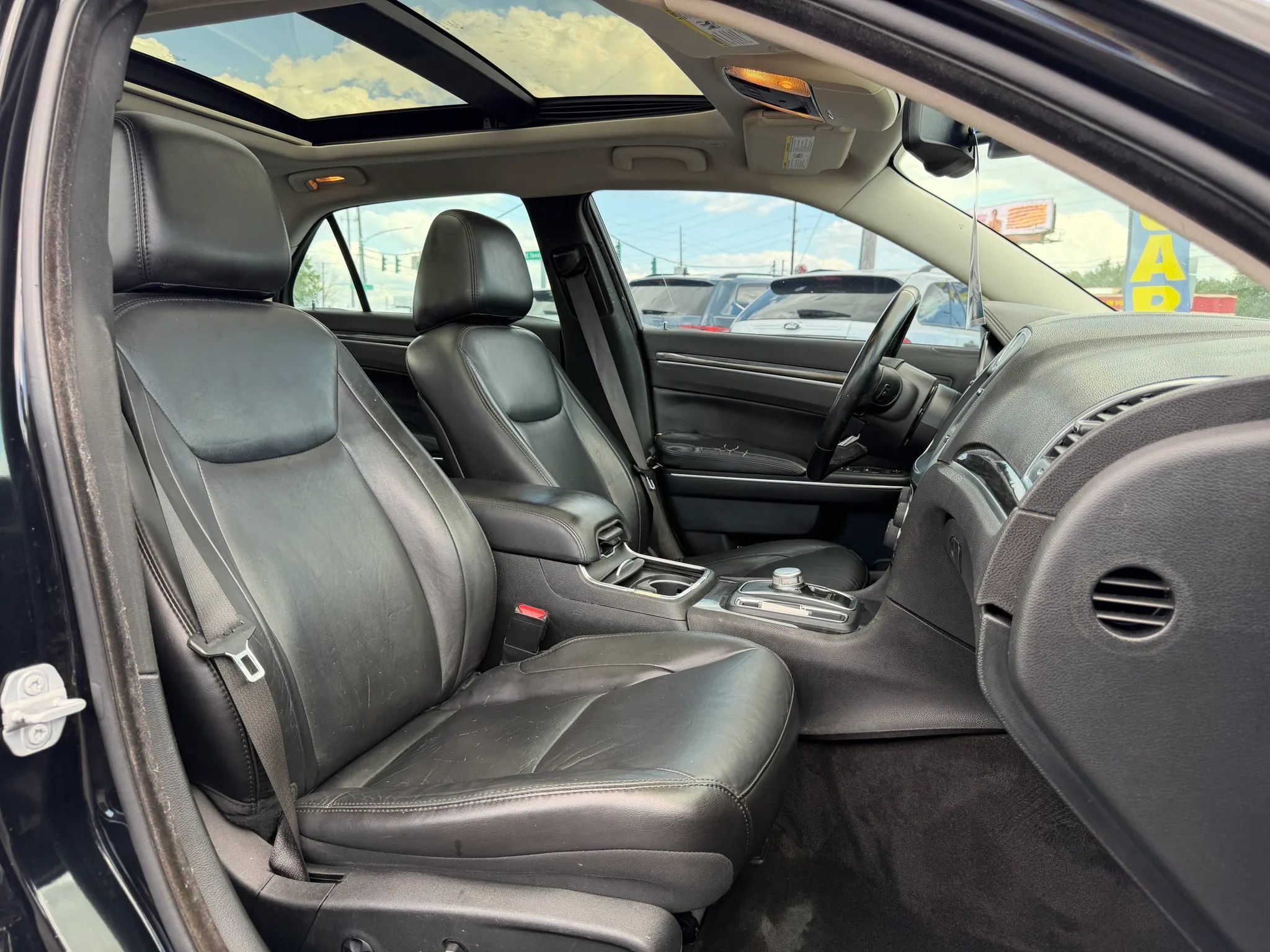 Used 2018 Chrysler 300 Touring L RWD image 12