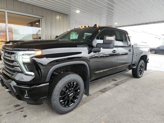 Used 2024 Chevrolet Silverado 2500 High Country w/ High Country Premium Package image 2