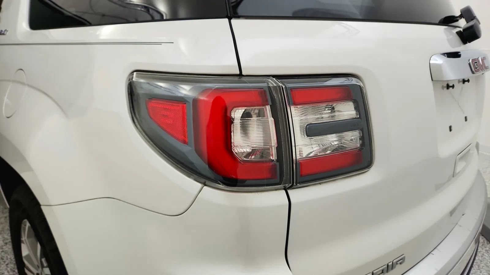 Used 2016 GMC Acadia SLT image 15