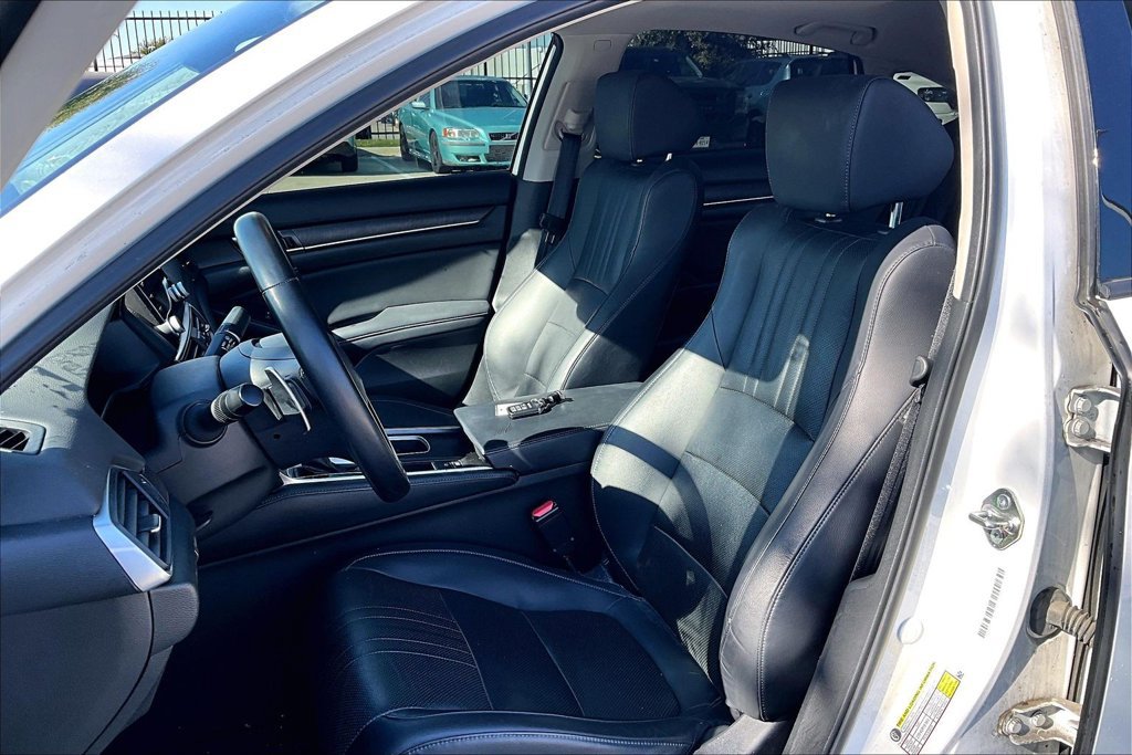 Used 2018 Honda Accord Touring image 29