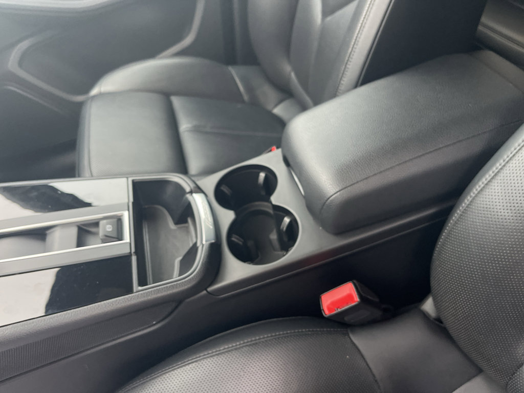 Used 2024 Porsche Macan Turbo image 16