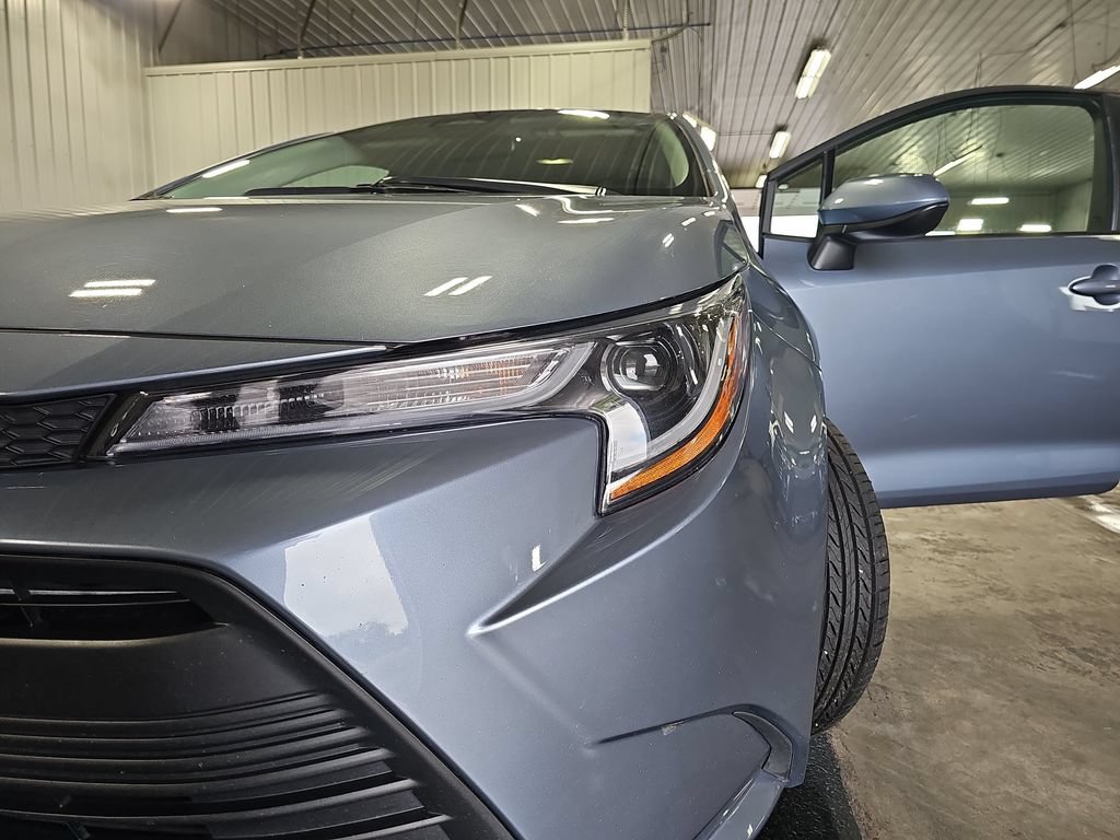 Used 2025 Toyota Corolla LE FWD image 30