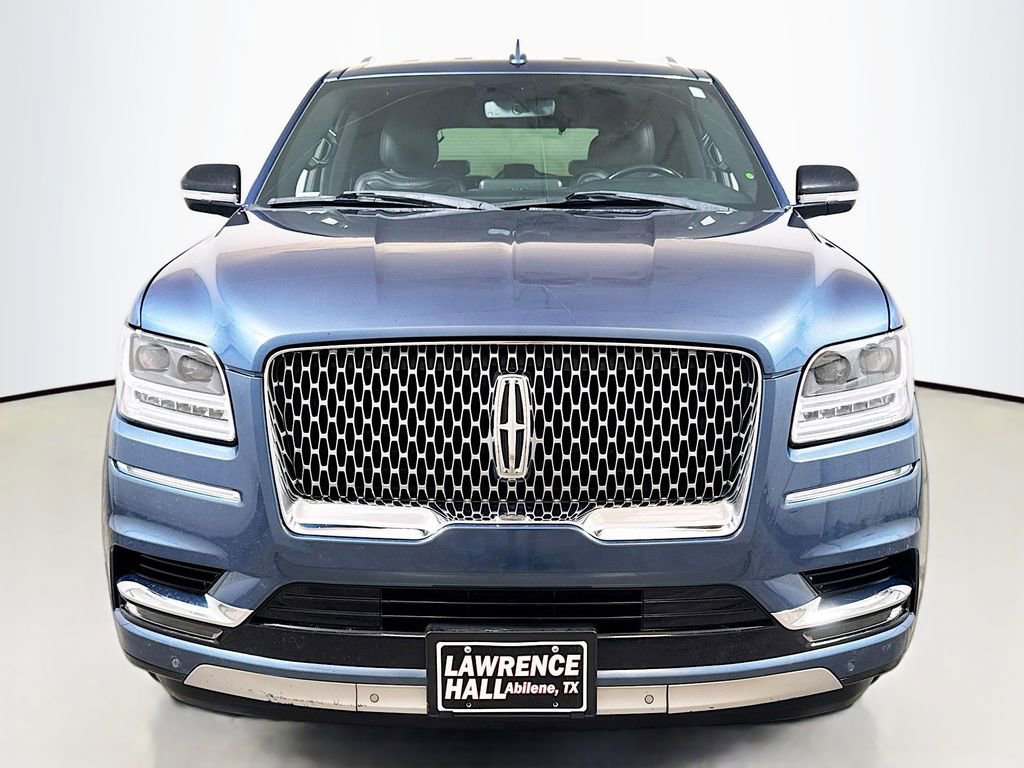Used 2018 Lincoln Navigator Premiere RWD image 2