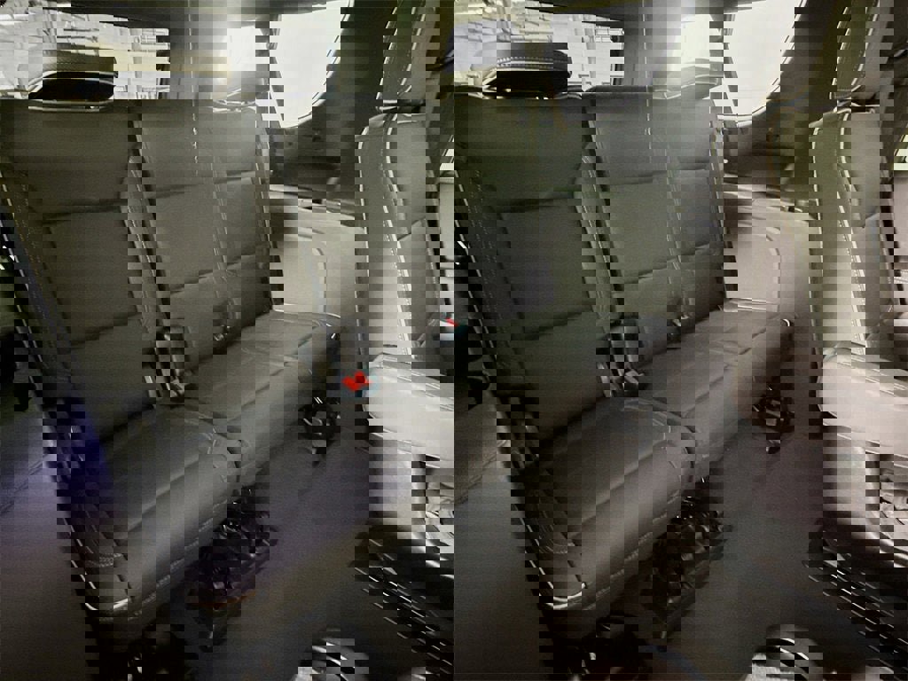 New 2026 GMC Yukon XL Elevation w/ LPO, Elevation Black Package image 22