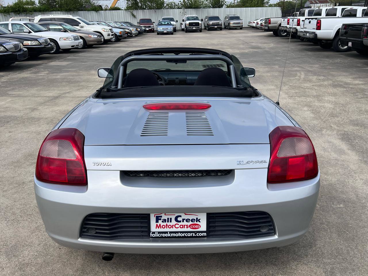 Used 2002 Toyota MR2 RWD image 6