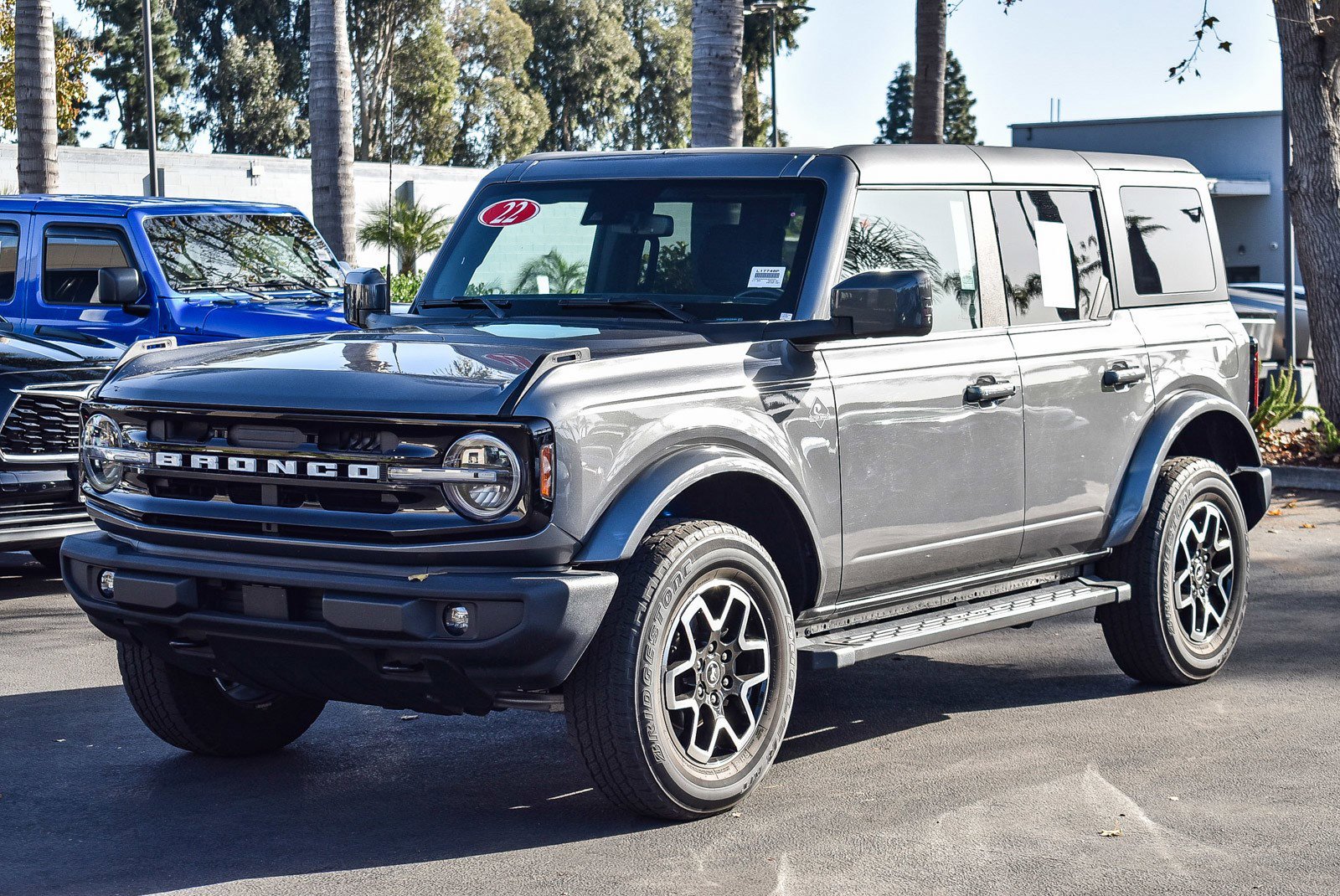 Used 2022 Ford Bronco Outer Banks image 3