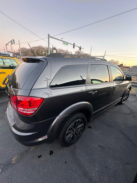 Used 2017 Dodge Journey SE w/ Flexible Seating Group image 5
