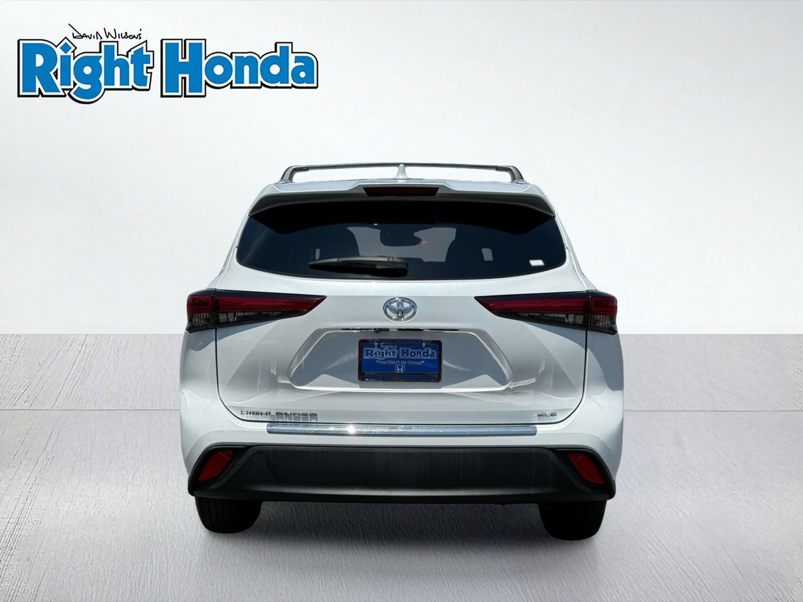 Used 2023 Toyota Highlander XLE FWD image 7