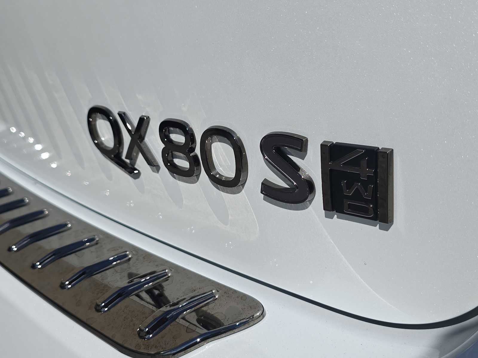 New 2026 INFINITI QX80 4WD w/ Sport Exterior Package image 6
