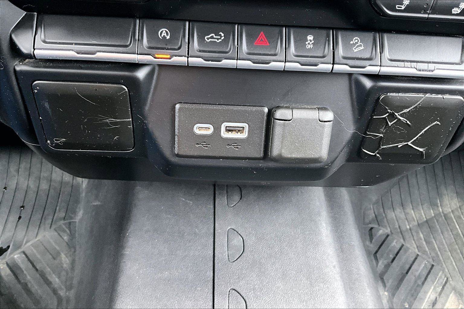 Used 2020 Chevrolet Silverado 1500 LT w/ All-Star Edition image 33