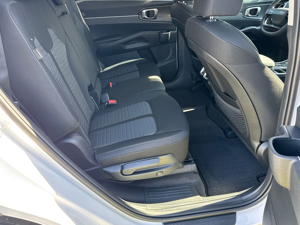 New 2026 Kia Sorento LX image 15