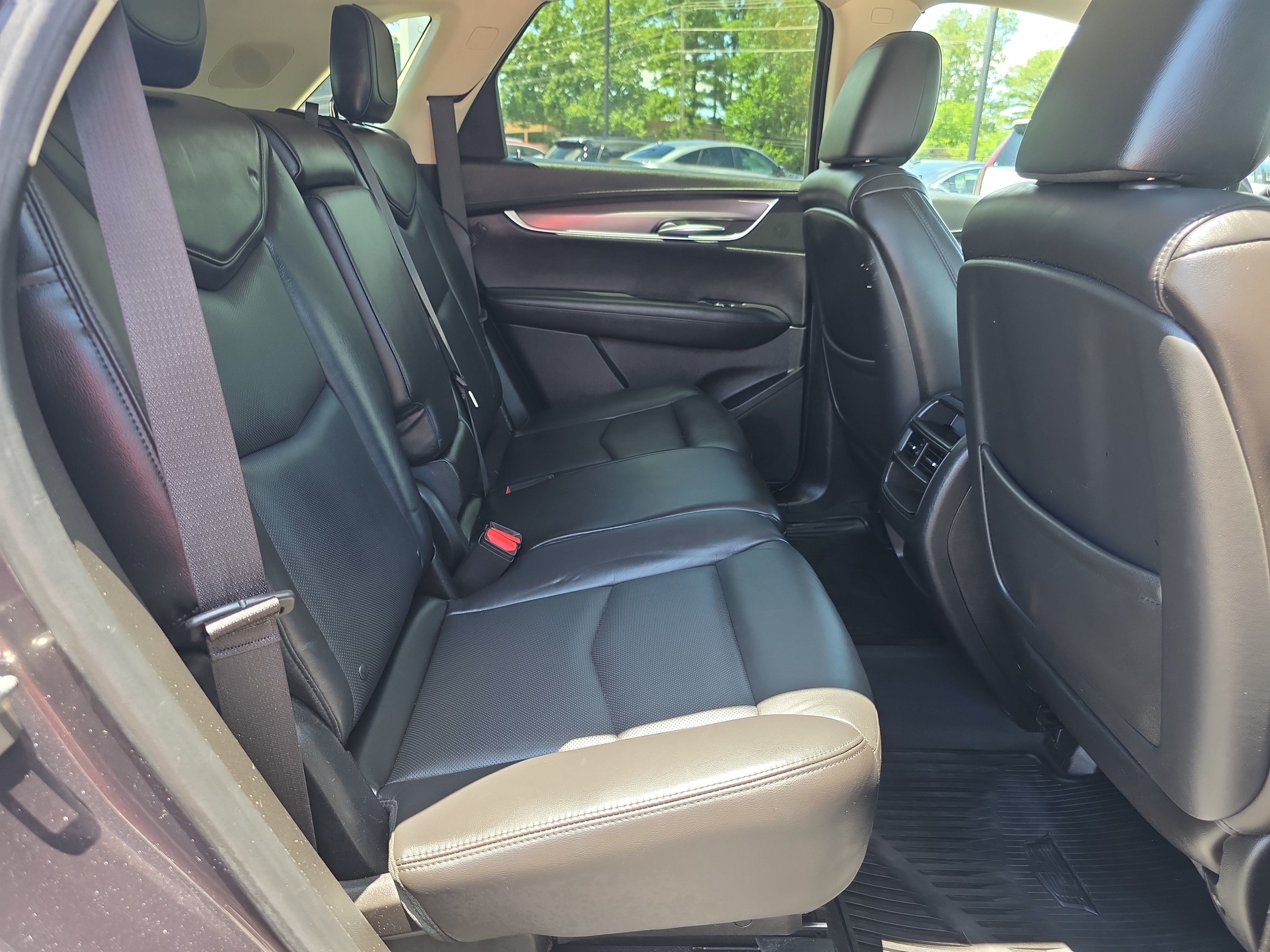 Used 2018 Cadillac XT5 Luxury w/ Driver Awareness Package FWD image 14