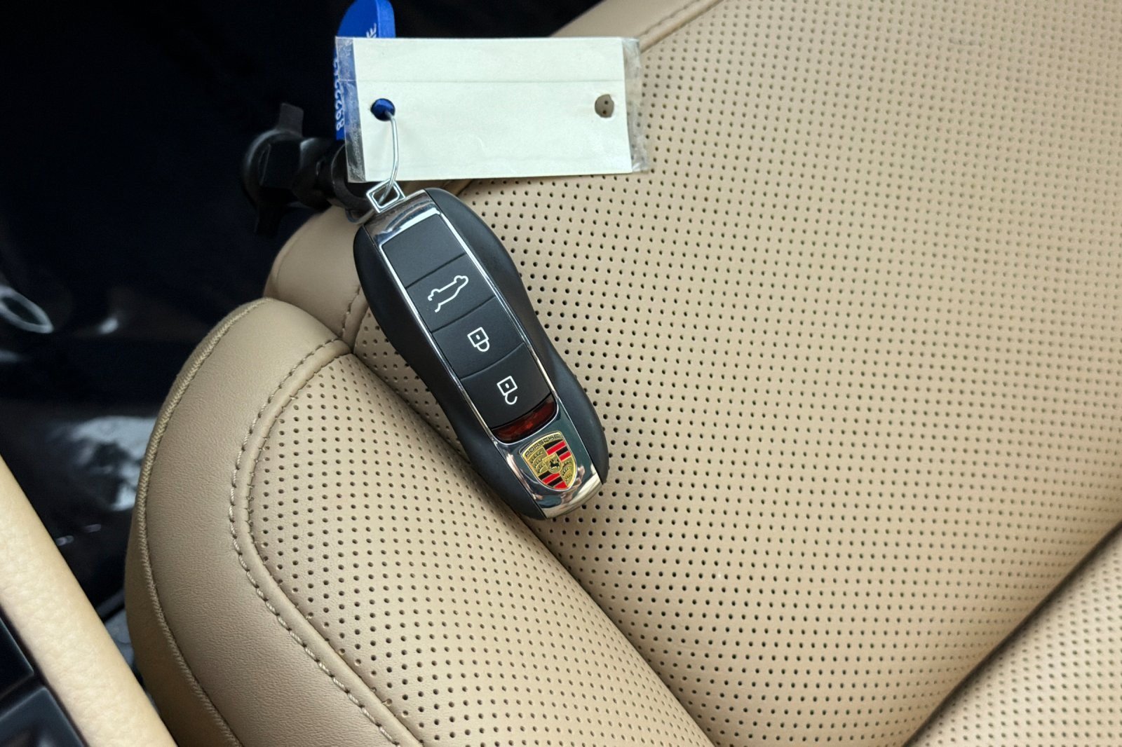 Used 2023 Porsche Macan AWD/4WD image 24