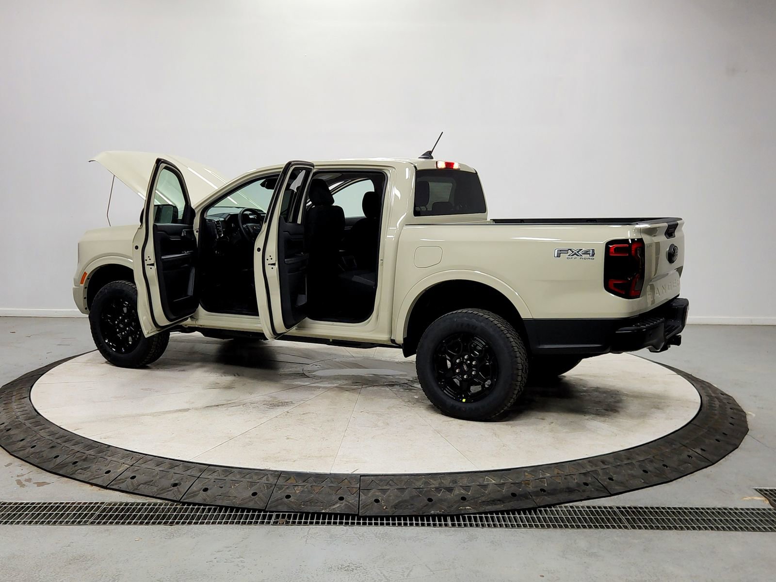 New 2026 Ford Ranger XLT w/ FX4 Off-Road Package image 13
