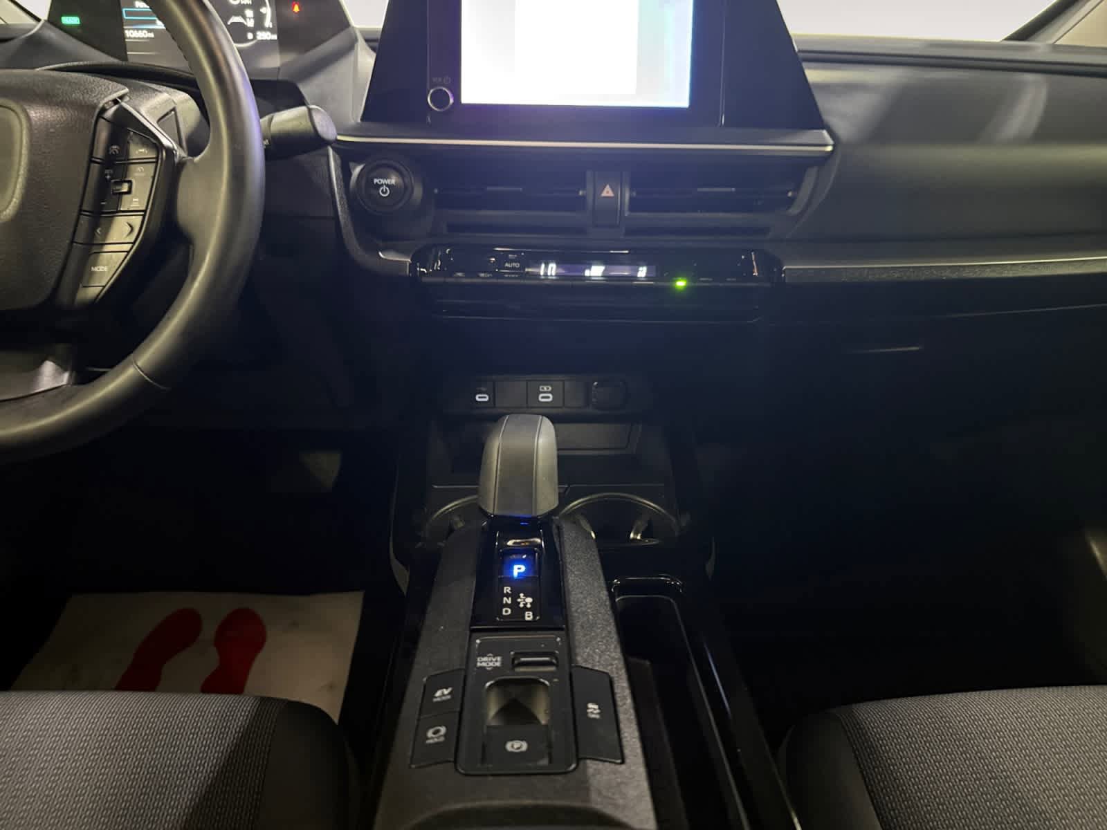 Used 2024 Toyota Prius LE image 18