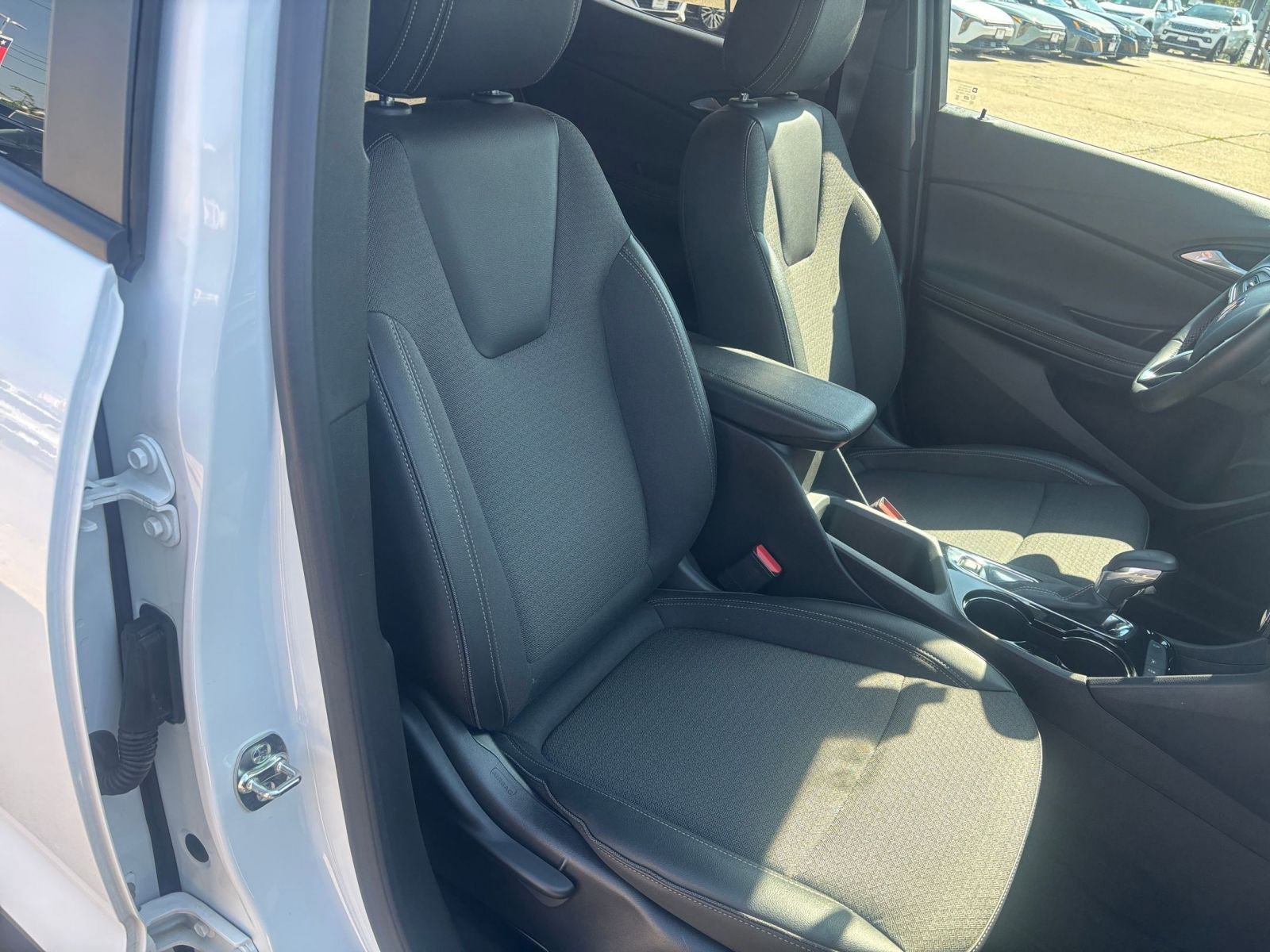 Used 2025 Buick Encore GX Preferred FWD image 35