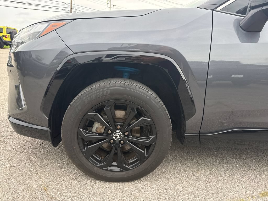 Used 2023 Toyota RAV4 XSE AWD/4WD image 10