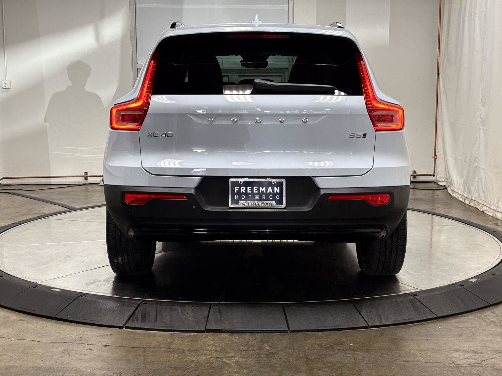 Used 2026 Volvo XC40 B5 Plus AWD/4WD image 8