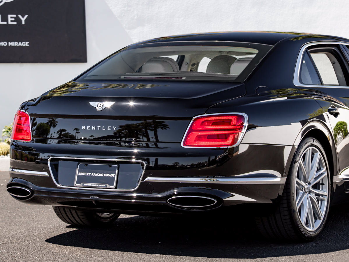 Used 2026 Bentley Flying Spur Plug-In Hybrid AWD/4WD image 12