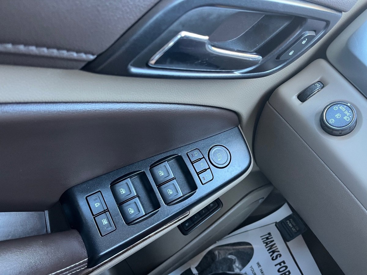 Used 2019 Chevrolet Suburban LT RWD image 22