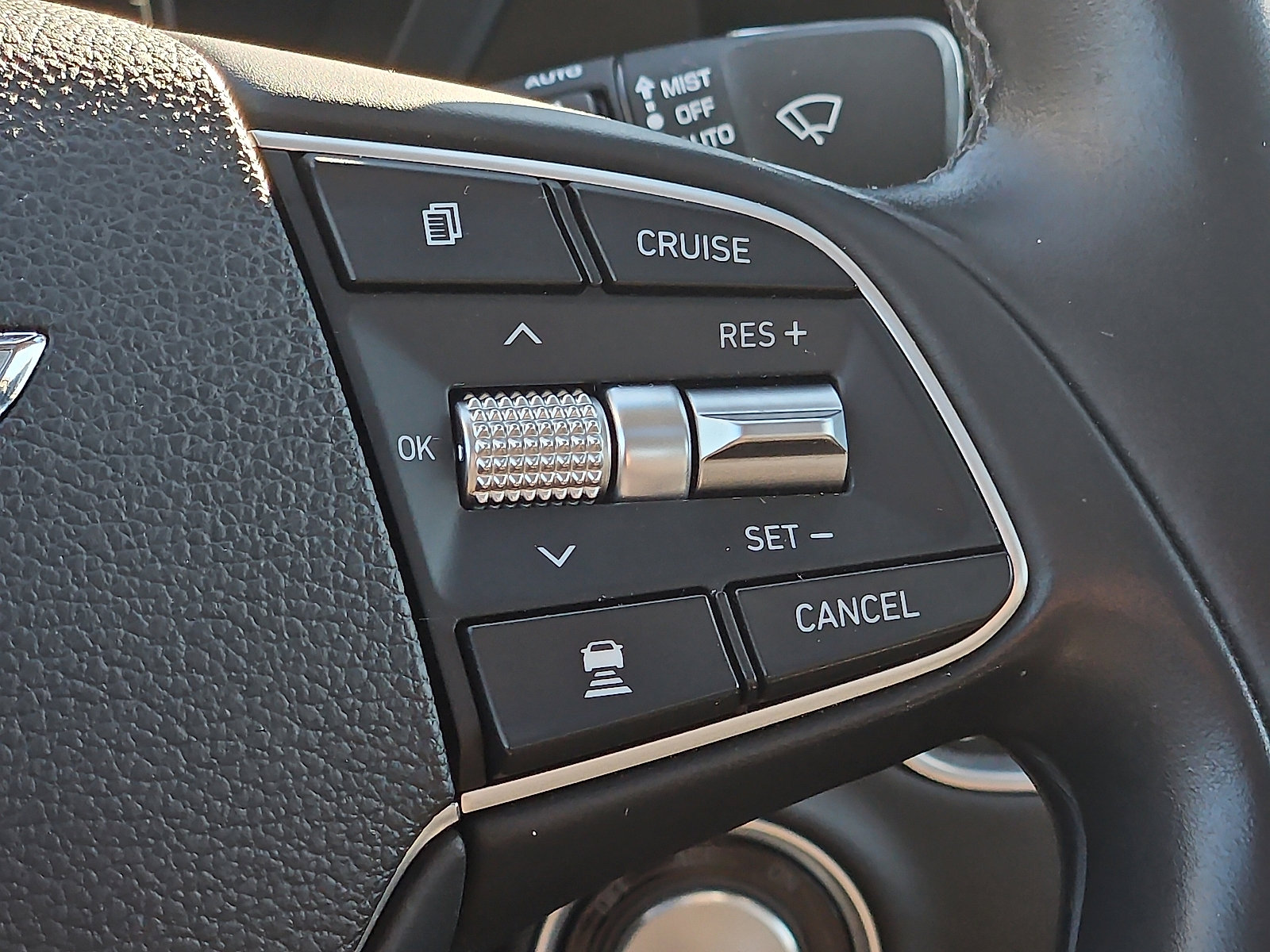 Used 2021 Genesis G90 3.3T Premium image 23