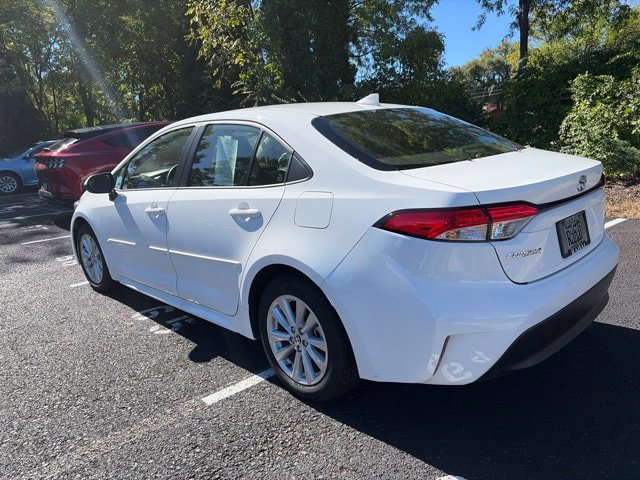 Used 2026 Toyota Corolla LE w/ LE Premium Package FWD image 10