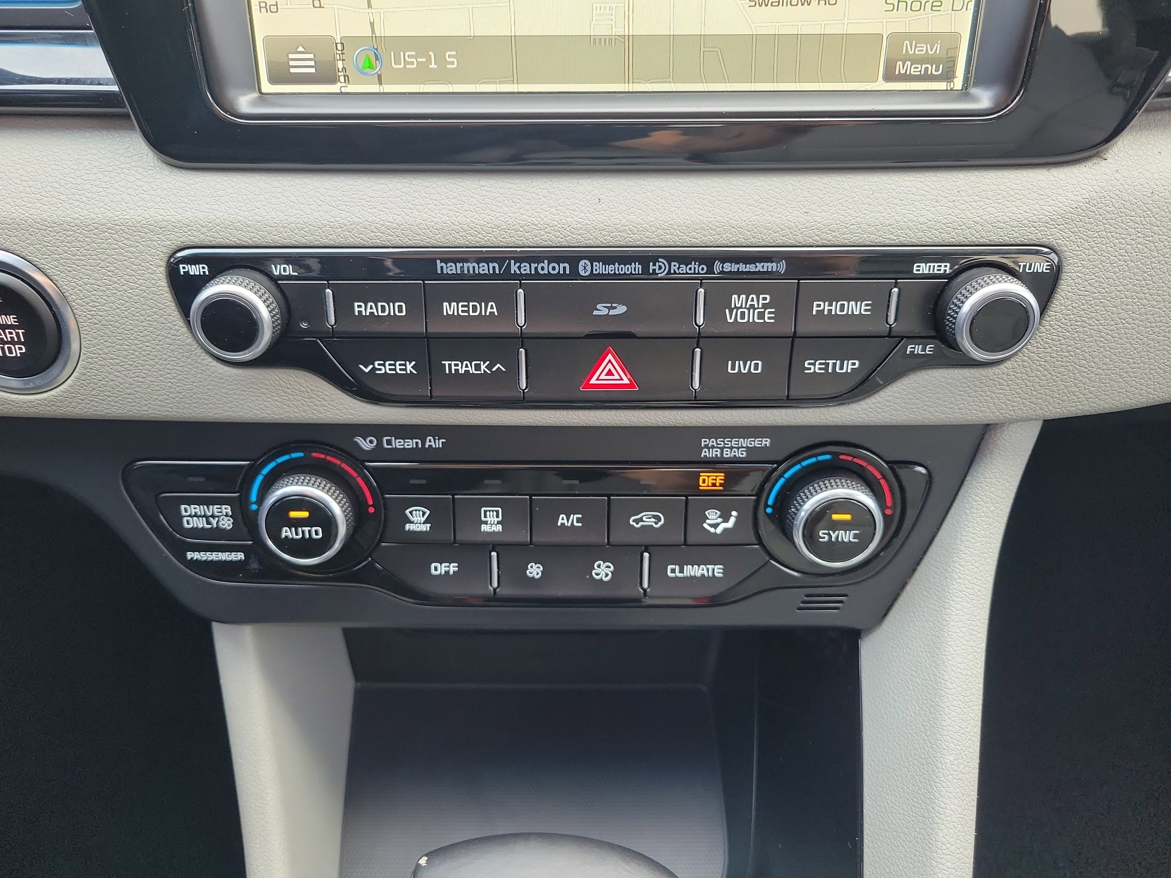 Used 2017 Kia Niro Touring image 36