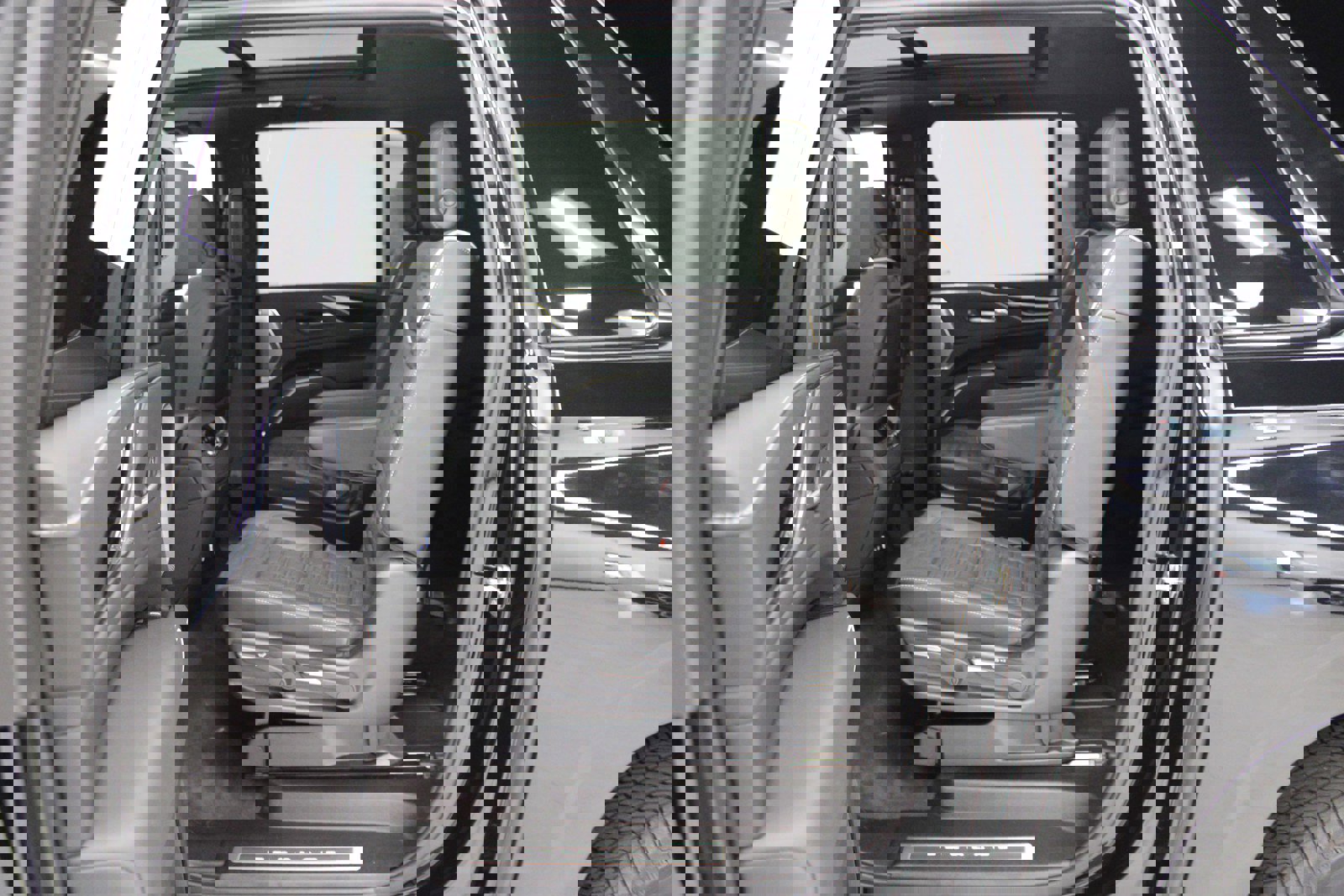 Certified 2023 Cadillac Escalade ESV V image 53