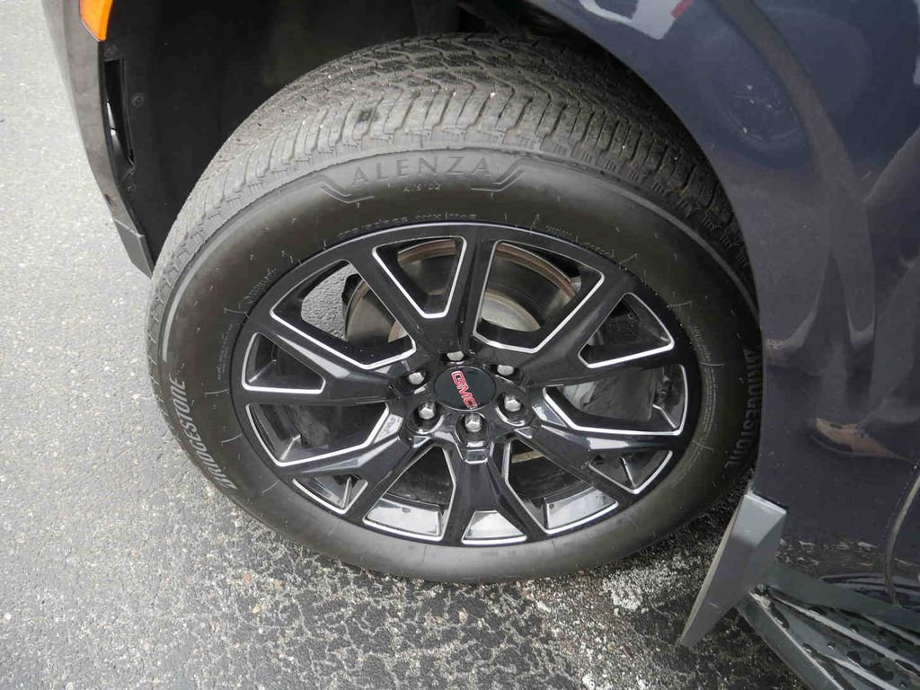 Used 2024 GMC Yukon XL Denali image 12
