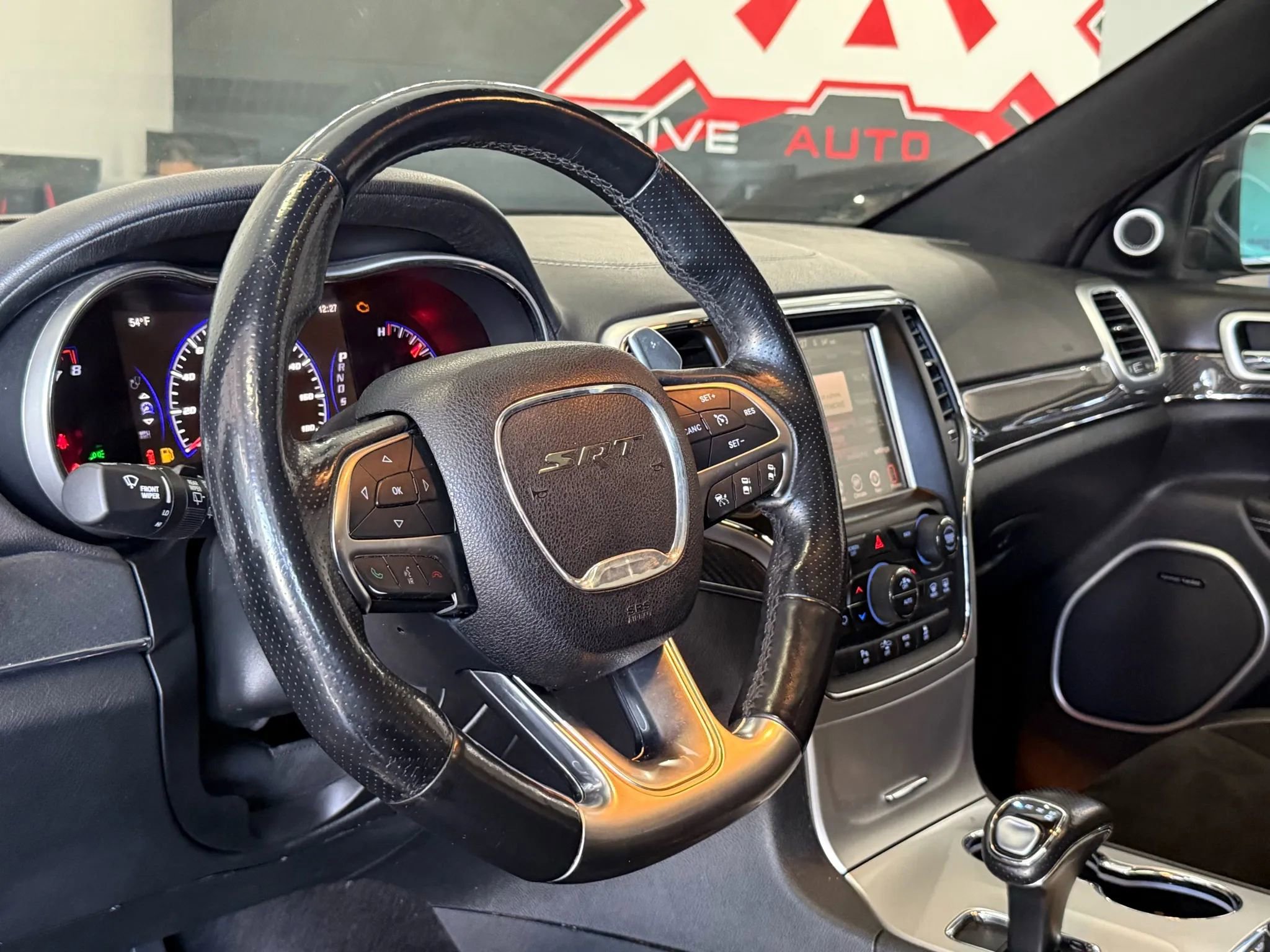 Used 2015 Jeep Grand Cherokee SRT image 7