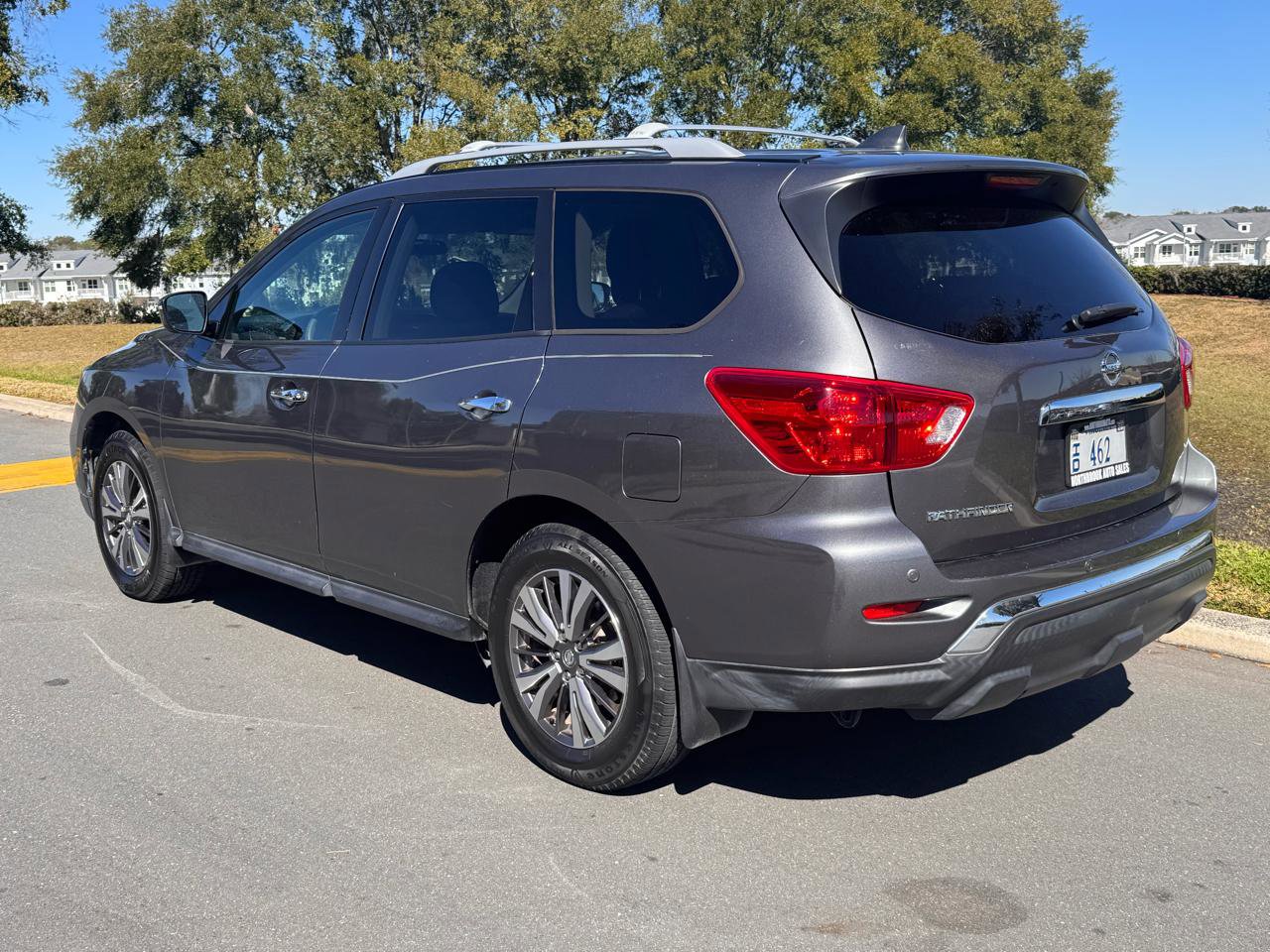 Used 2019 Nissan Pathfinder S image 10