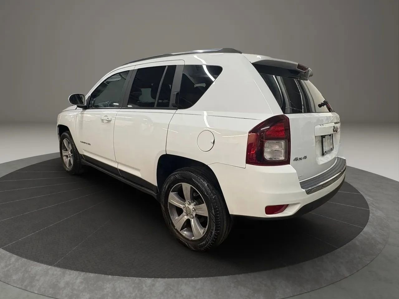 Used 2017 Jeep Compass High Altitude image 8